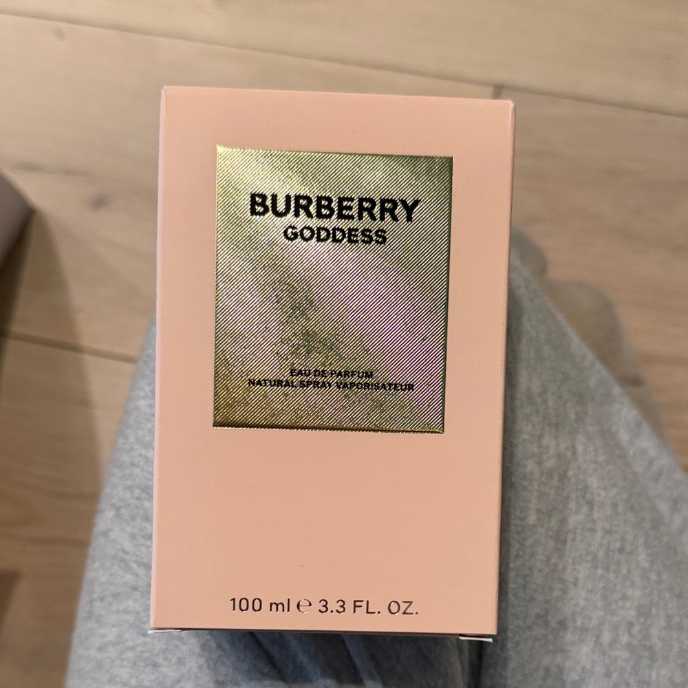 Burberry Goddess BNWT